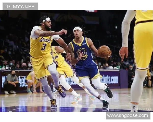 2015年勇士与国王激战回顾:一场篮球盛宴的精彩瞬间与战术较量 2015年勇士与国王激战回顾:一场篮球盛宴的精彩瞬间与战术较量