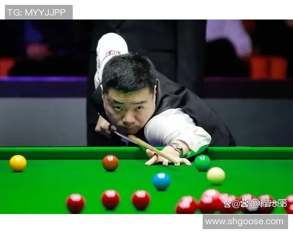 丁俊晖与迈克尔怀特激战正酣乒乓球场上的巅峰对决引发热议