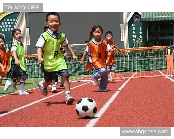 女王巡游与诺维奇的精彩对决揭示足球魅力与团队精神的完美结合